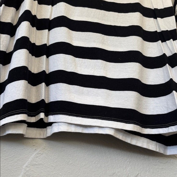 H&M women’s 100% cotton Black and White Striped Short Sleeve Tee XL - Picture 3 of 7